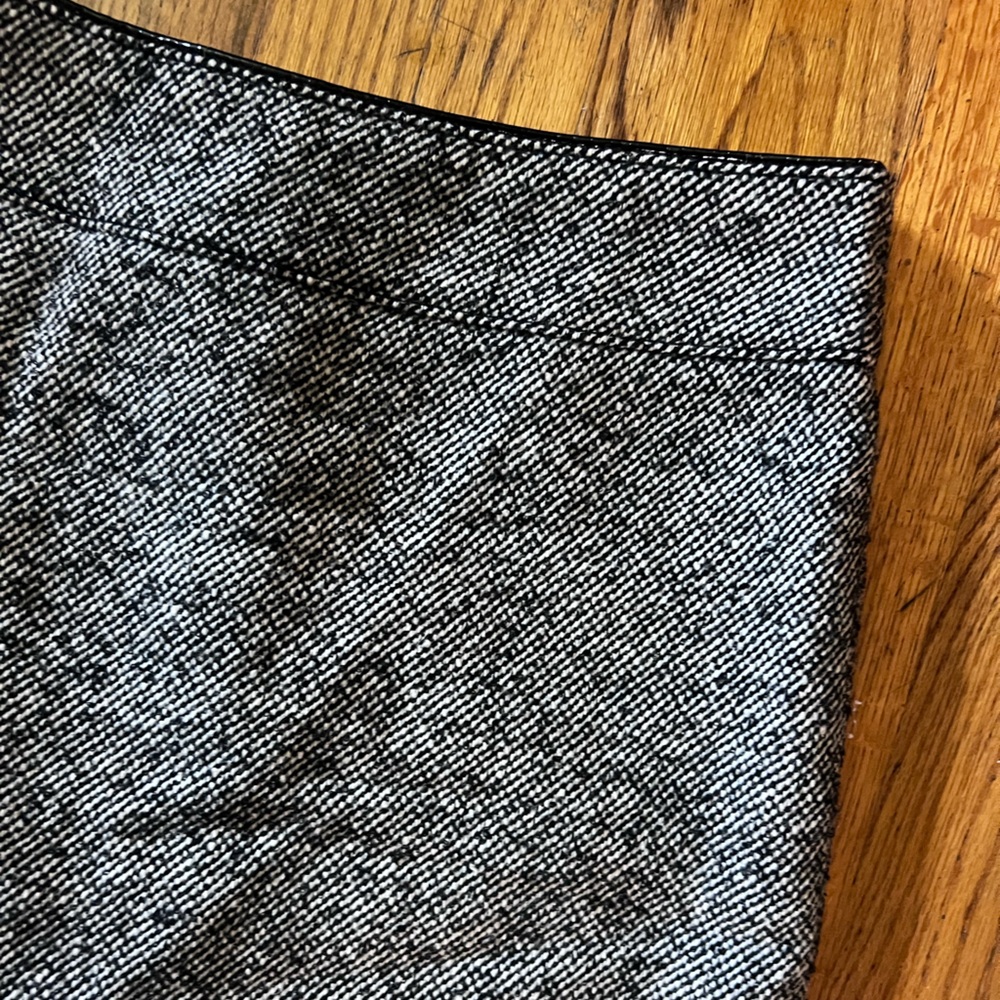 Banana Republic Black and White Pencil Skirt